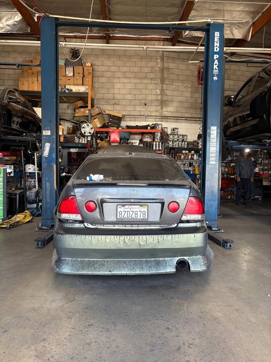 2002 Lexus IS 1st Gen - Image 16 of 18