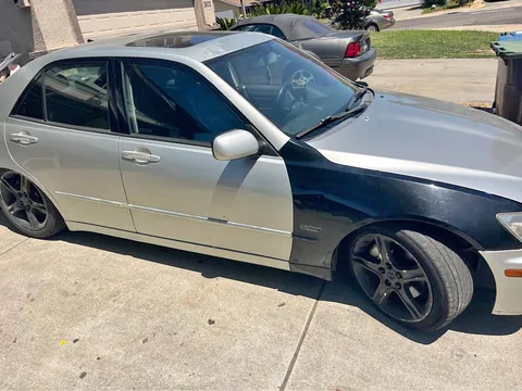 2002 Lexus IS 300 Sedan 4D