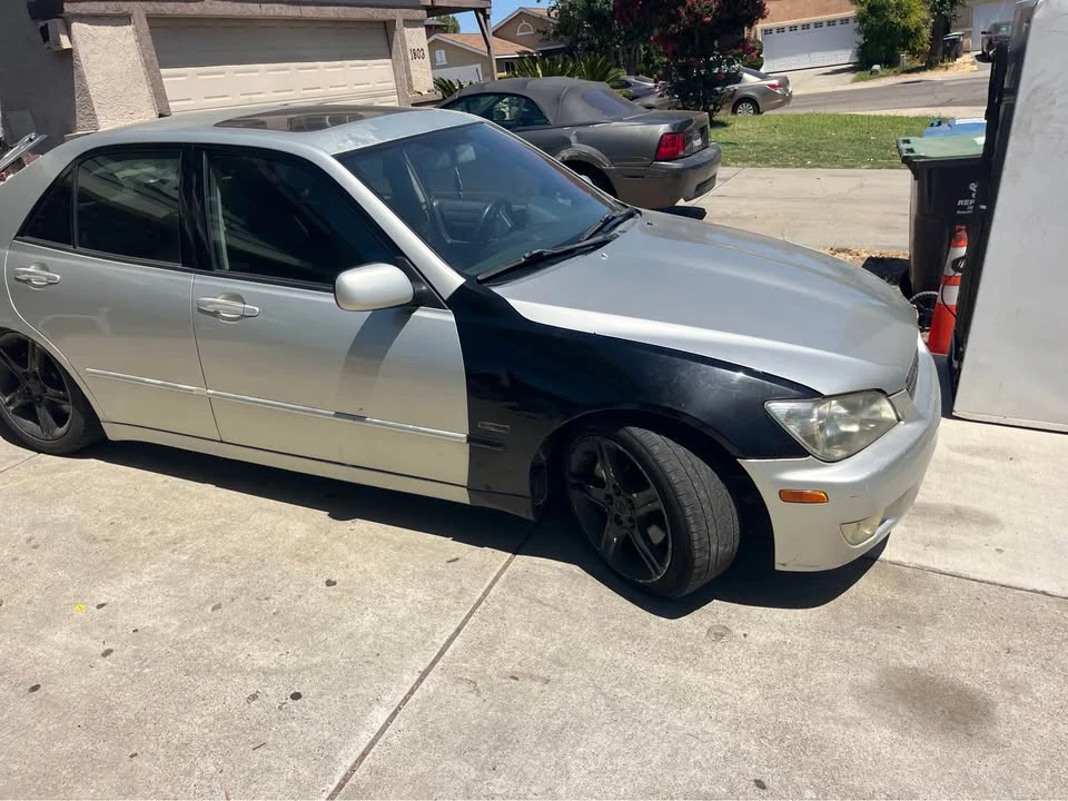 2002 Lexus IS 1st Gen - Image 2 of 5