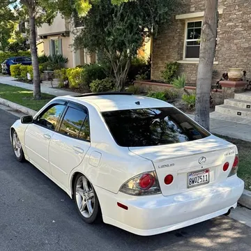2002 Lexus IS 300 Sedan