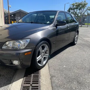 2002 Lexus IS 300 Sedan 4D