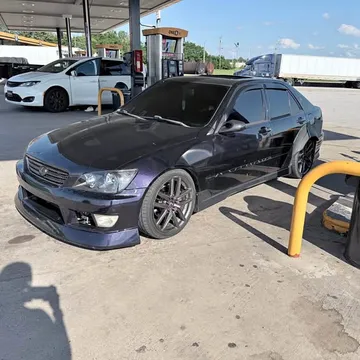 2002 Lexus IS 300 Sedan 4D