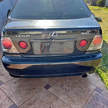 2002 Lexus IS 300 Sedan 4D