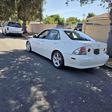 2002 Lexus IS 300 Sedan 4D