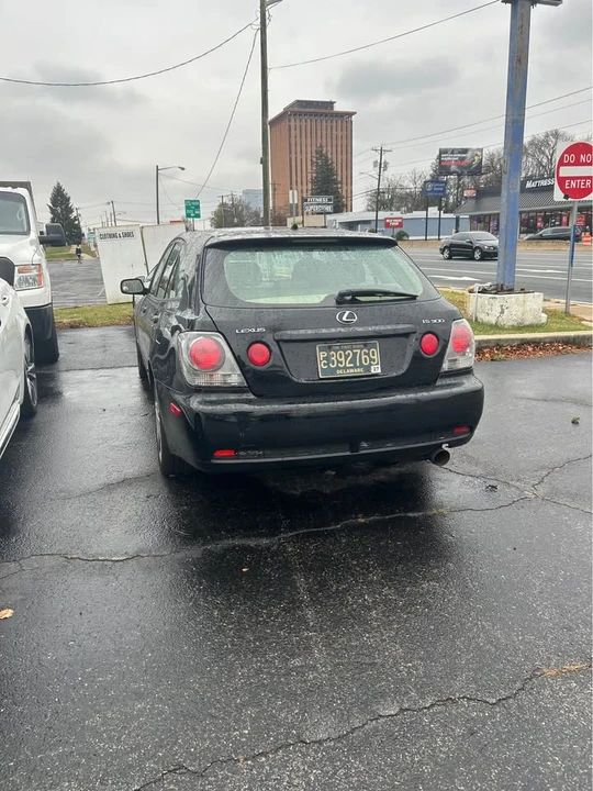2002 Lexus IS 1st Gen - Image 2 of 6