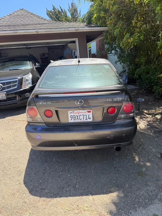 2002 Lexus IS 1st Gen - Image 8 of 10