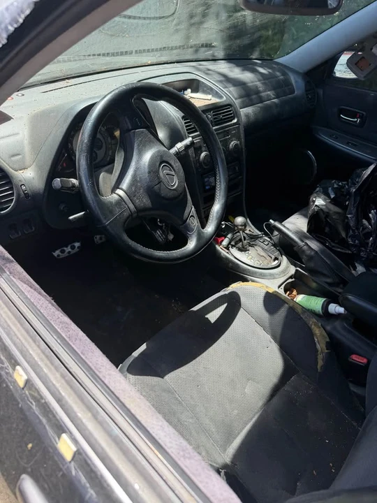2002 Lexus IS 1st Gen - Image 6 of 10
