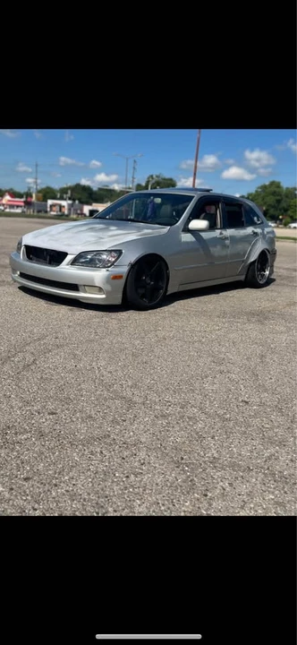 2002 Lexus IS 1st Gen - Image 2 of 15