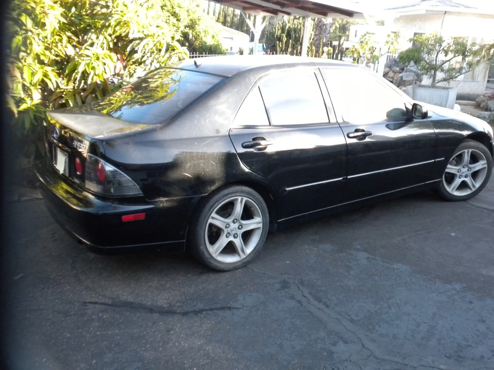 2002 Lexus IS 1st Gen - Image 2 of 20