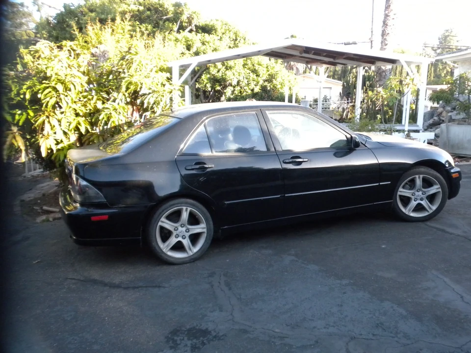 2002 Lexus IS 1st Gen - Image 19 of 20