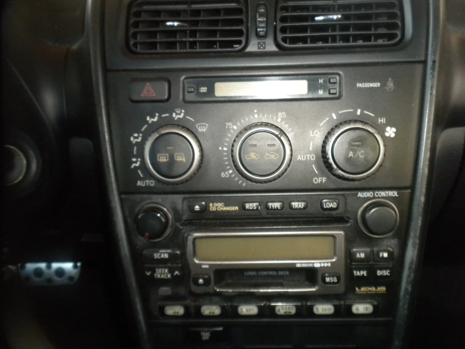 2002 Lexus IS 1st Gen - Image 9 of 20