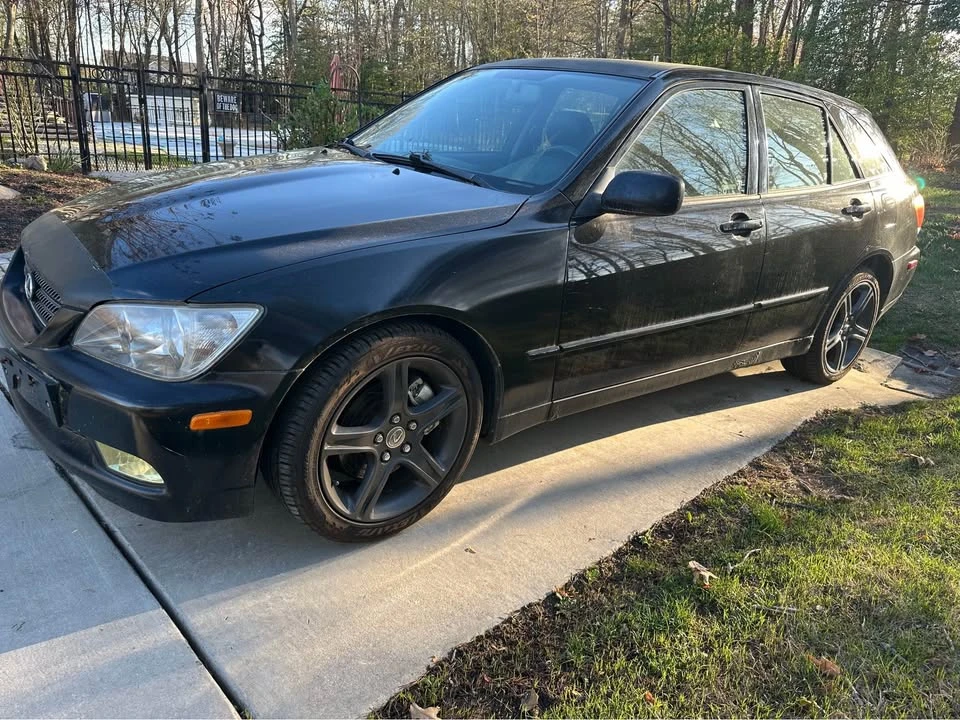 2002 Lexus IS 1st Gen - Image 2 of 8