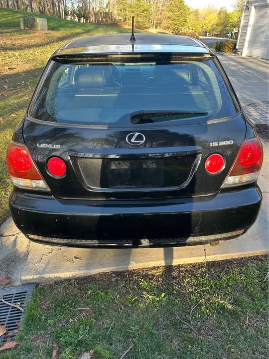 2002 Lexus IS 1st Gen - Image 3 of 8