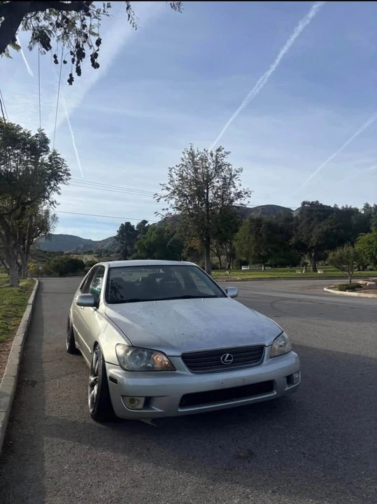 2002 Lexus IS 1st Gen - Image 4 of 5