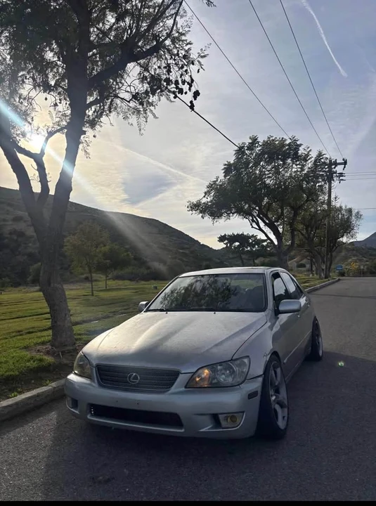 2002 Lexus IS 1st Gen - Image 3 of 5