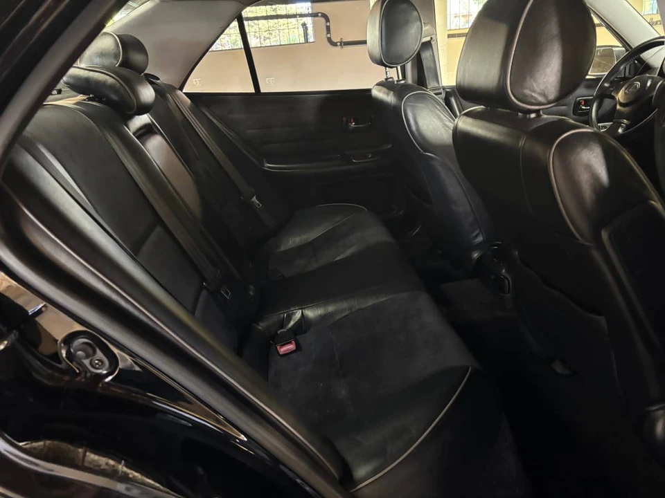 2002 Lexus IS 1st Gen - Image 10 of 13