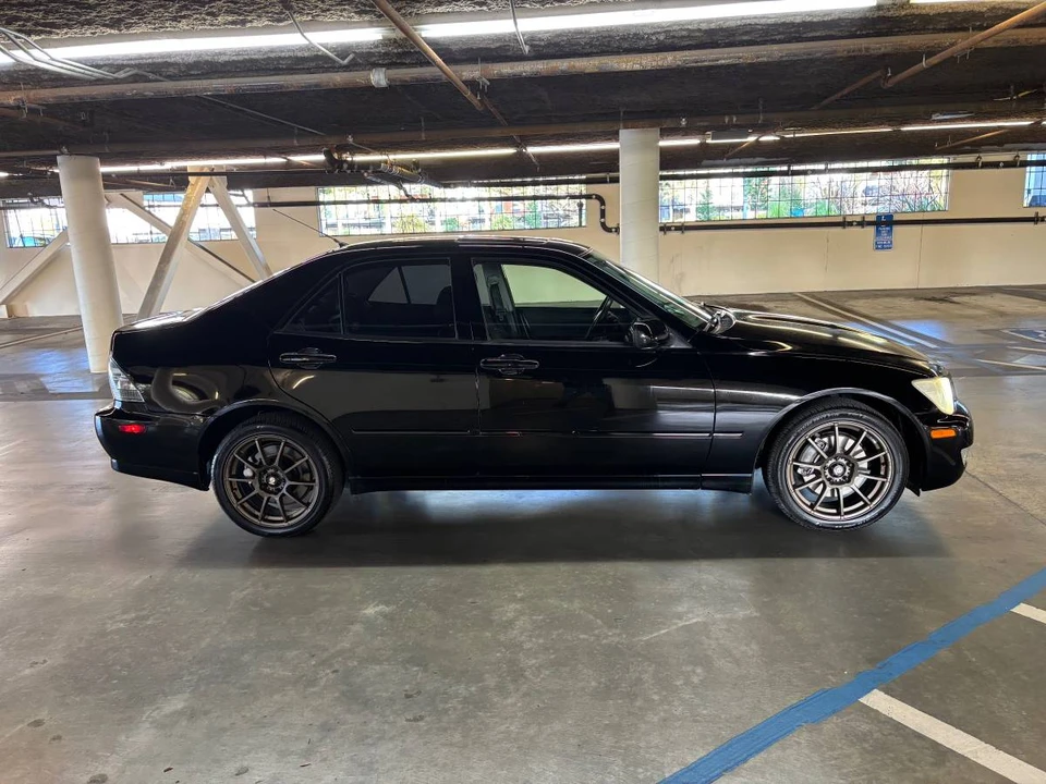 2002 Lexus IS 1st Gen - Image 6 of 13