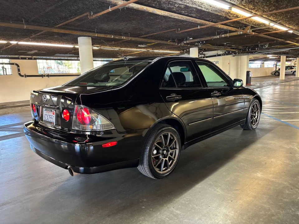 2002 Lexus IS 1st Gen - Image 5 of 13