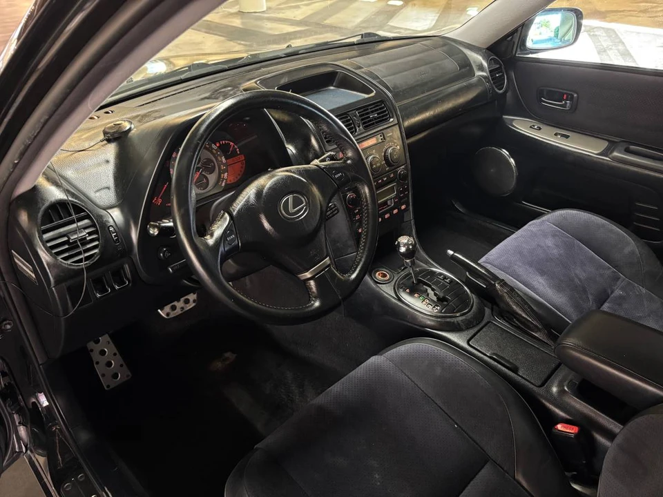 2002 Lexus IS 1st Gen - Image 12 of 13