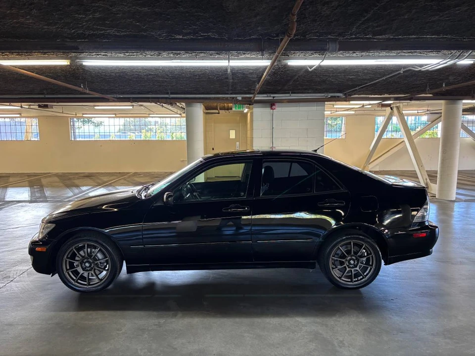2002 Lexus IS 1st Gen - Image 2 of 13