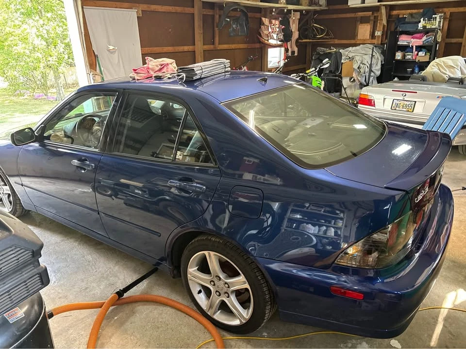 2002 Lexus IS 1st Gen - Image 2 of 9