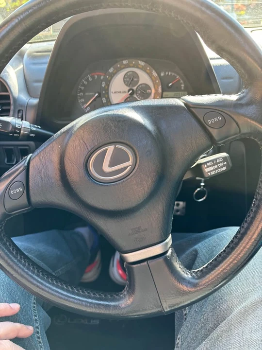 2002 Lexus IS 1st Gen - Image 5 of 9
