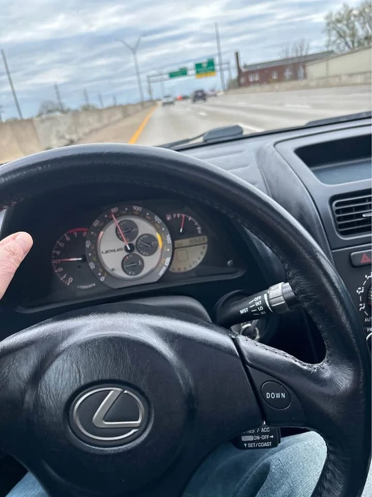 2002 Lexus IS 1st Gen - Image 3 of 9