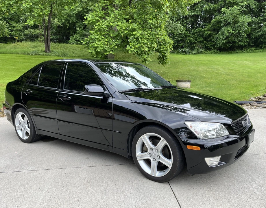 2002 Lexus IS 1st Gen - Image 23 of 31