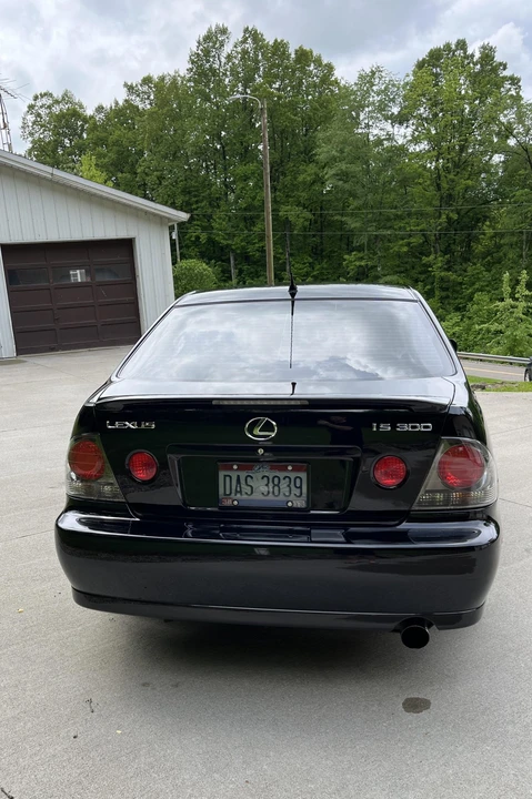 2002 Lexus IS 1st Gen - Image 12 of 31