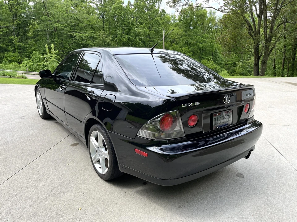 2002 Lexus IS 1st Gen - Image 9 of 31