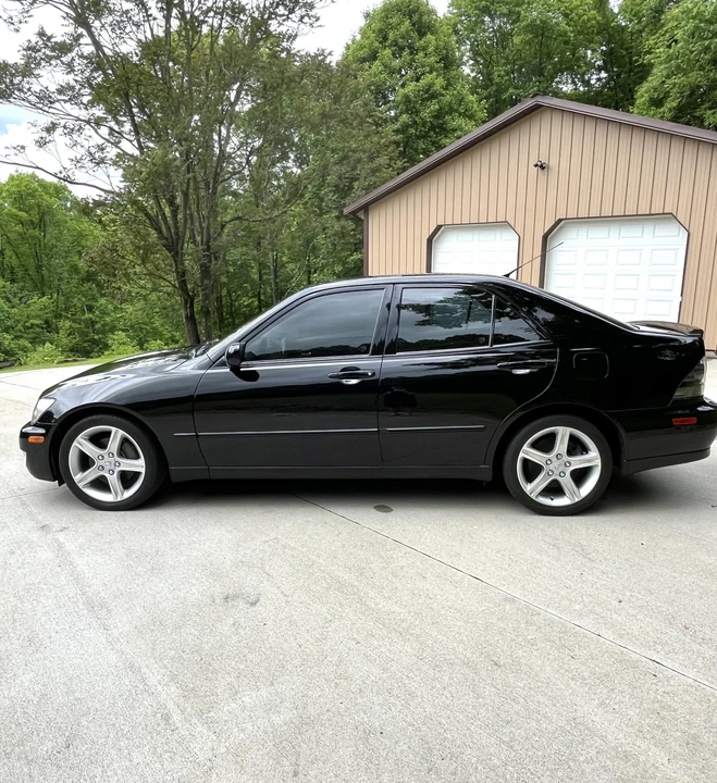 2002 Lexus IS 1st Gen - Image 5 of 31