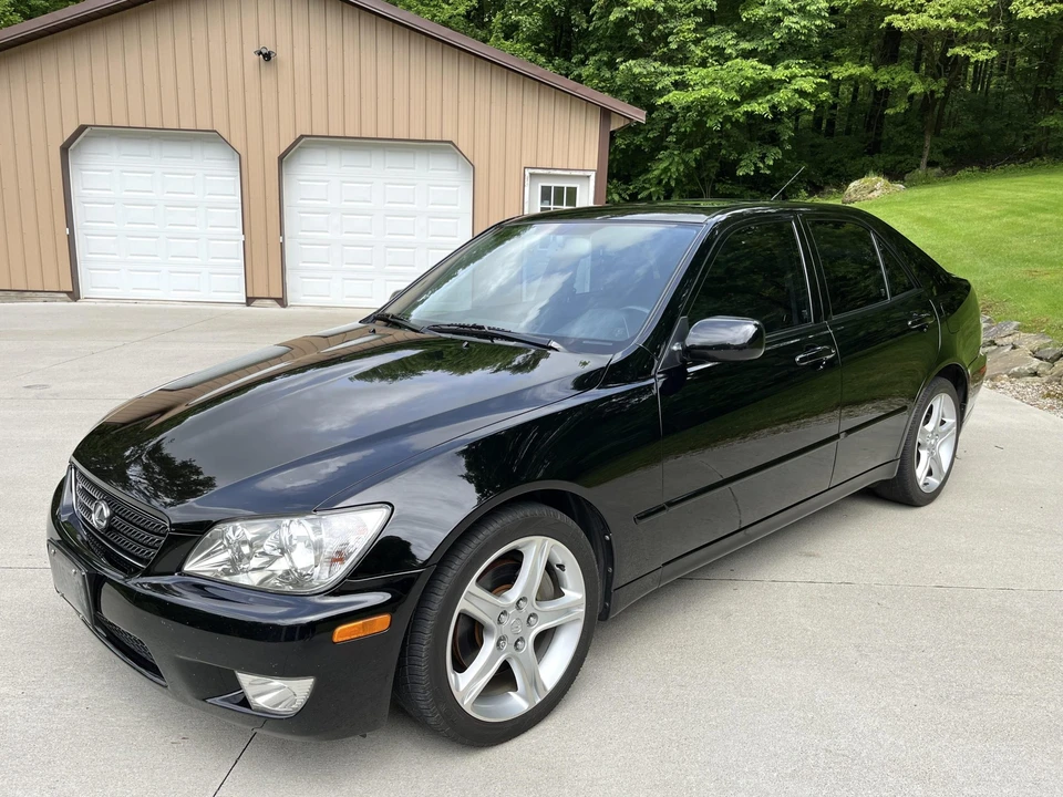 2002 Lexus IS 1st Gen - Image 2 of 31