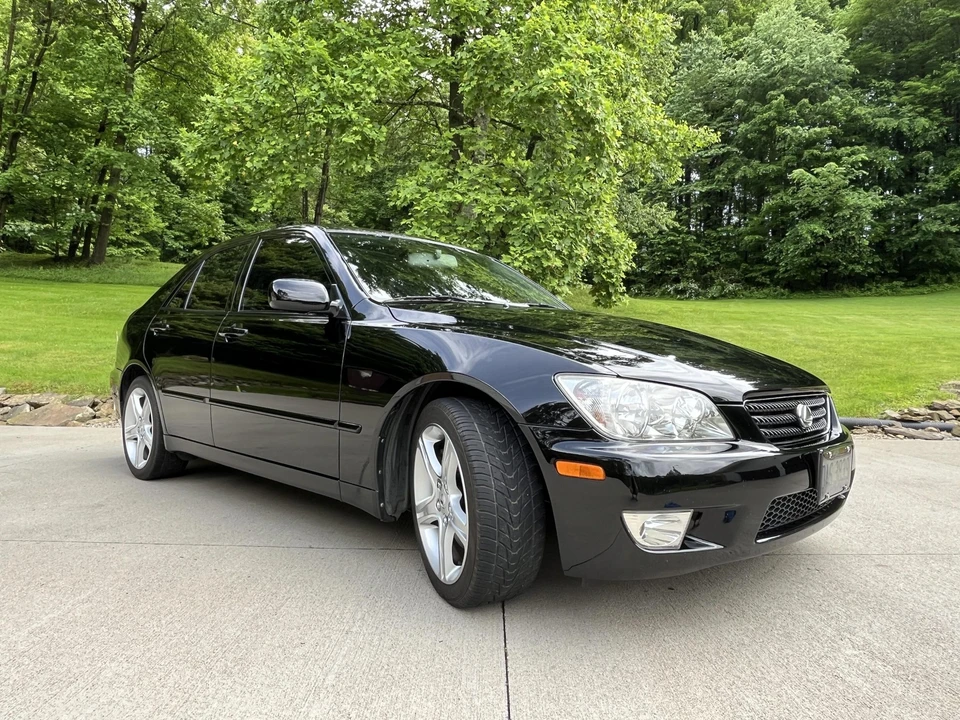 2002 Lexus IS 1st Gen - Image 28 of 31