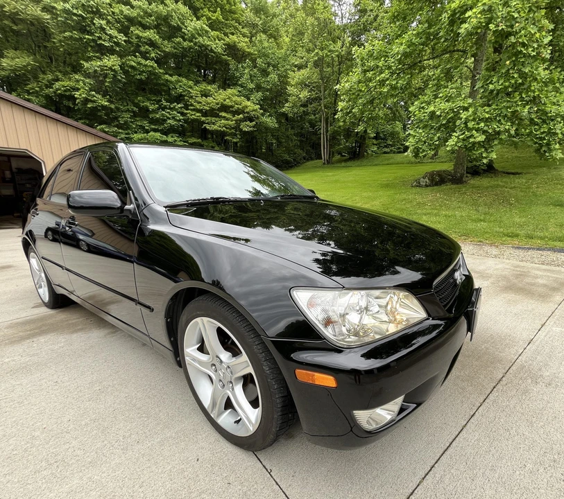 2002 Lexus IS 1st Gen - Image 27 of 31