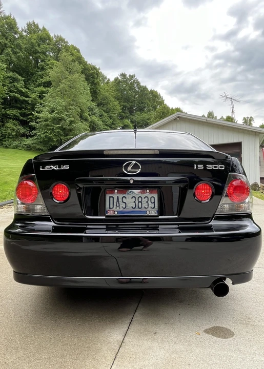 2002 Lexus IS 1st Gen - Image 13 of 31