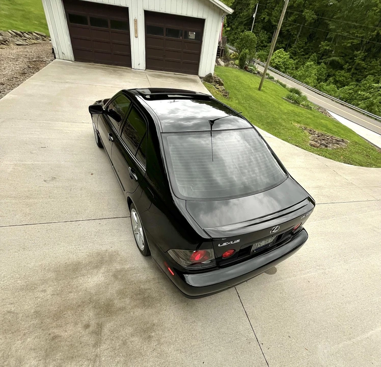 2002 Lexus IS 1st Gen - Image 11 of 31