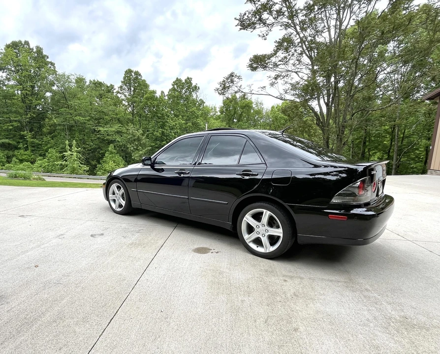 2002 Lexus IS 1st Gen - Image 8 of 31