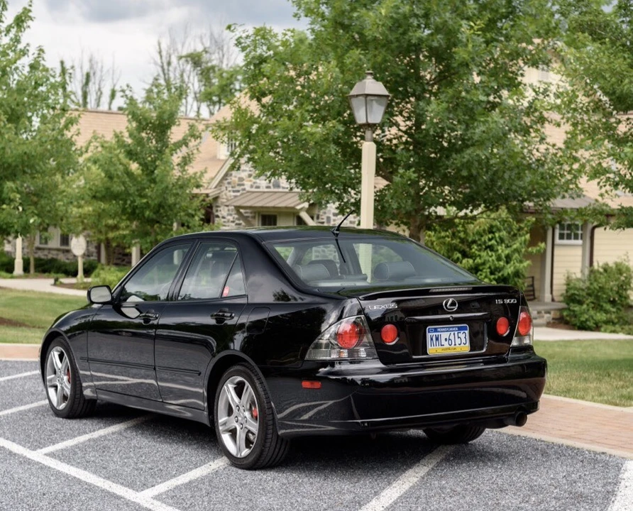 2002 Lexus IS 1st Gen - Image 14 of 31