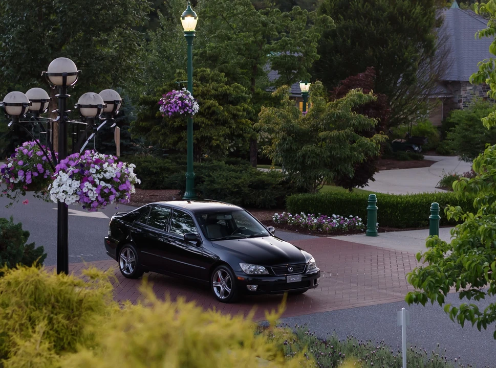 2002 Lexus IS 1st Gen - Image 8 of 31
