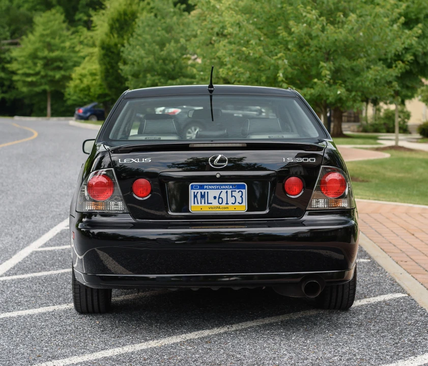 2002 Lexus IS 1st Gen - Image 16 of 31