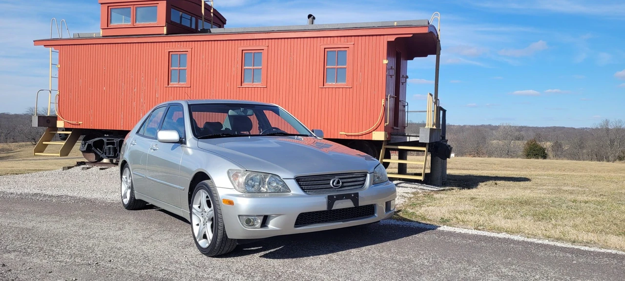2002 Lexus IS 1st Gen - Image 7 of 31