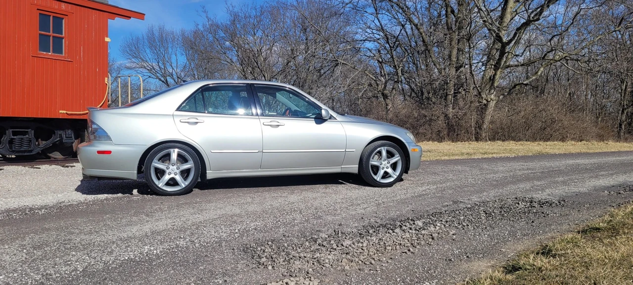 2002 Lexus IS 1st Gen - Image 6 of 31