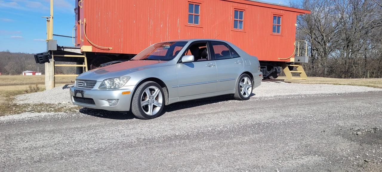 2002 Lexus IS 1st Gen - Image 3 of 31