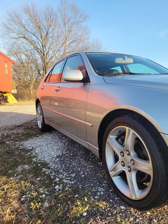 2002 Lexus IS 1st Gen - Image 21 of 31