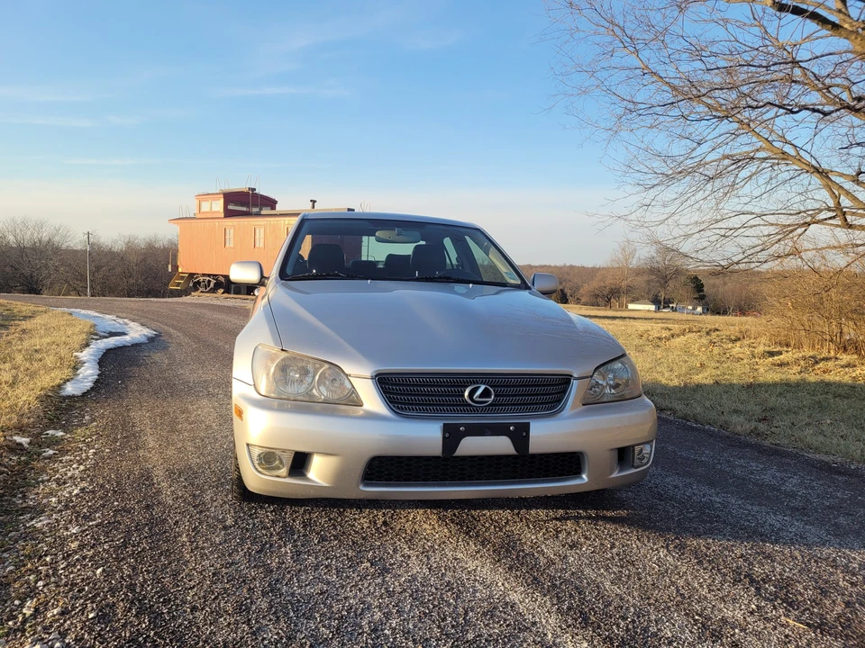 2002 Lexus IS 1st Gen - Image 8 of 31