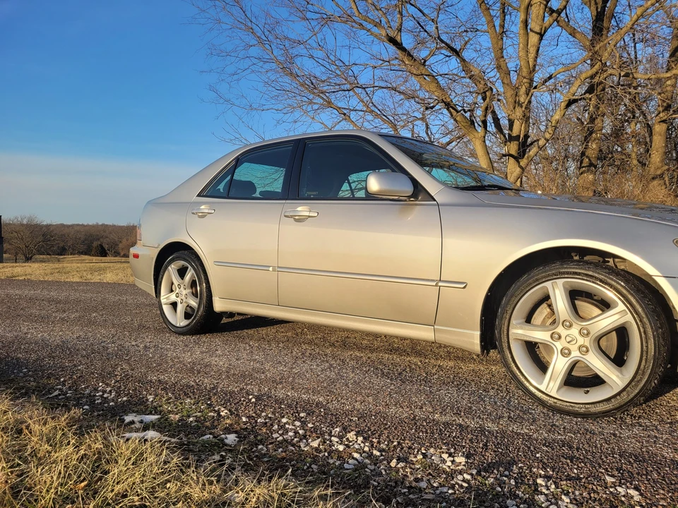 2002 Lexus IS 1st Gen - Image 20 of 31