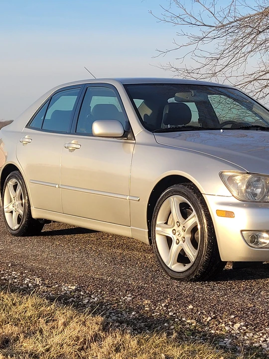 2002 Lexus IS 1st Gen - Image 19 of 31