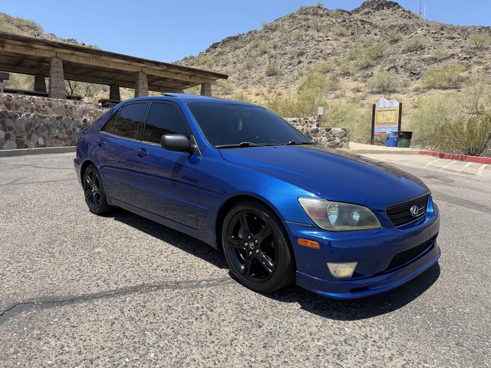 2002 Lexus IS 1st Gen - Image 15 of 31