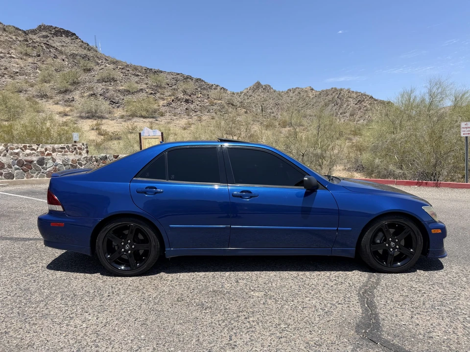 2002 Lexus IS 1st Gen - Image 16 of 31