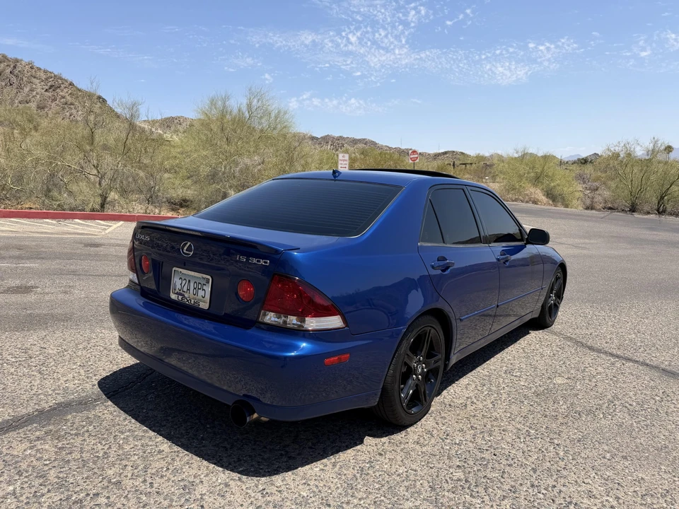 2002 Lexus IS 1st Gen - Image 18 of 31